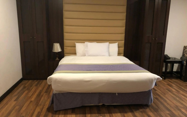 Golden Tulip Al Khobar Suites