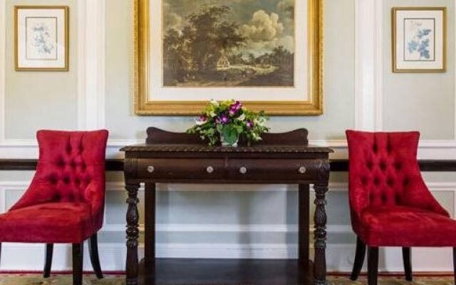 Anne's White Columns Inn