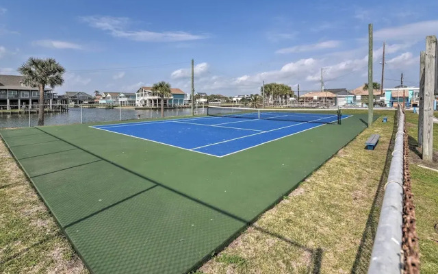 Sea Isle Retreat: Restaurant, Bar & Marina On-site