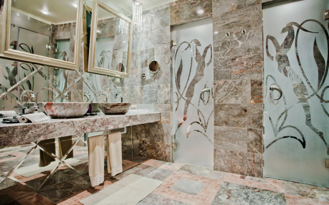 Royal Castle Design & SPA Hotel