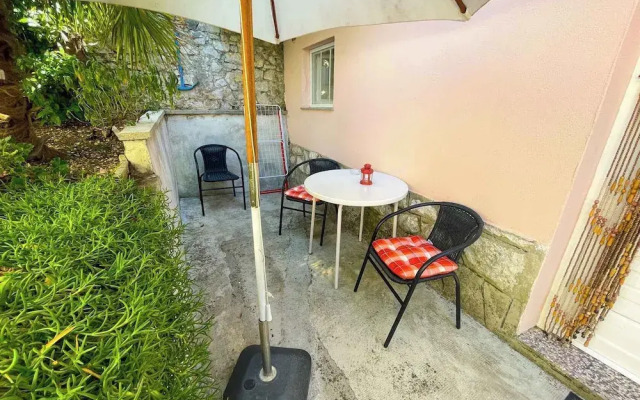 Studio apartment Perovic