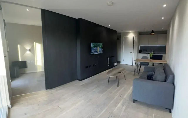 O M Luxurious Apartments