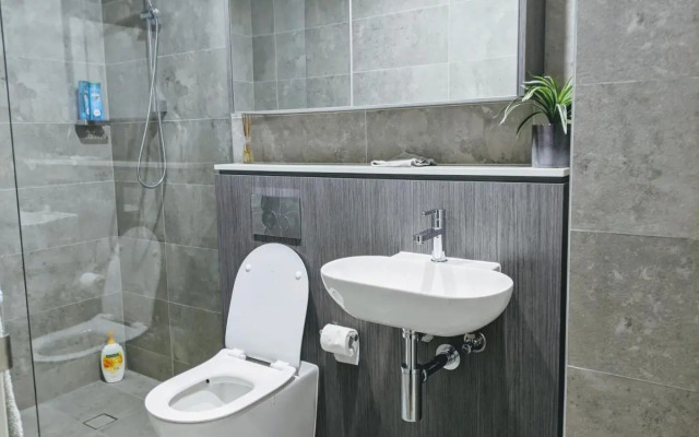 Luxury 3-bed 2-bath, balcony, with pool included, NO PARTIES!