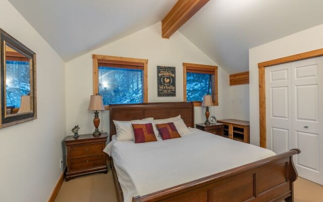 Forest Lane Hideaway - Luxurious Family Friendly Home with Private Hot Tub