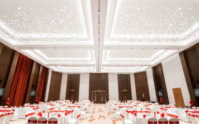 Taoyi Guanying Hotel – Business – Jingdezhen