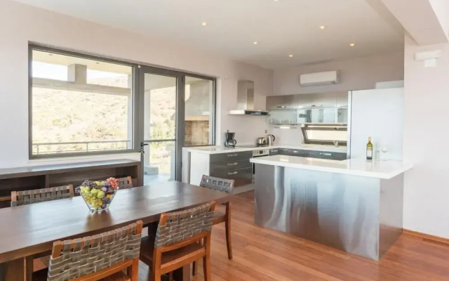 Villa Isidora - Stunning Stylish 3-bedroom Villa
