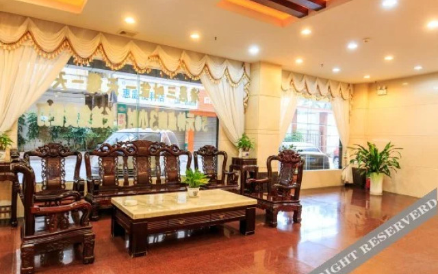 Guangfei Movie Theme Hotel (Yangjiang Baili Square Mojiang Road)