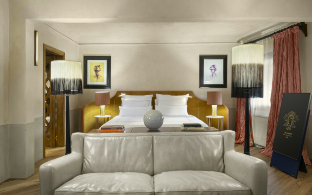 Hotel J and J