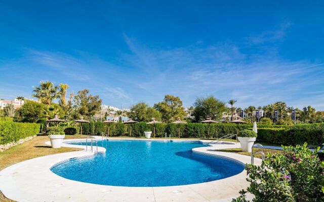 GH-Beautiful 2 bedroom apt small pool