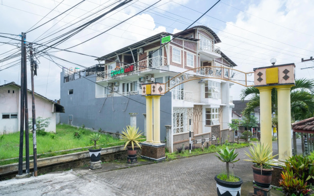 Urbanview Hotel Omah Anin Batu