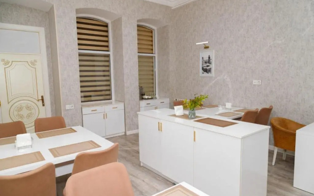 Khagani Street Apartments
