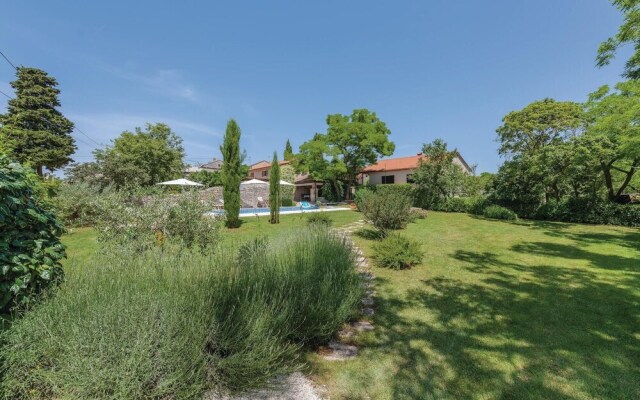 Beautiful Home in Svetvincenat With Wifi and 2 Bedrooms