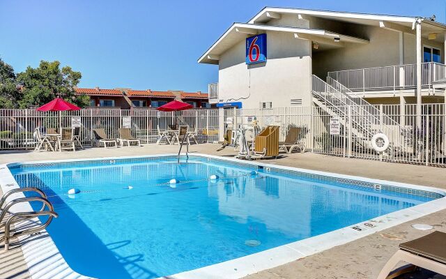 Motel 6 Santa Fe