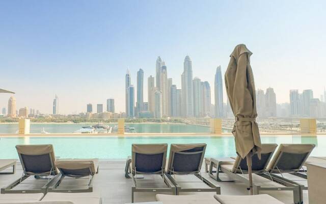 Aya - Beachfront Apartment With all Amenities and Pool