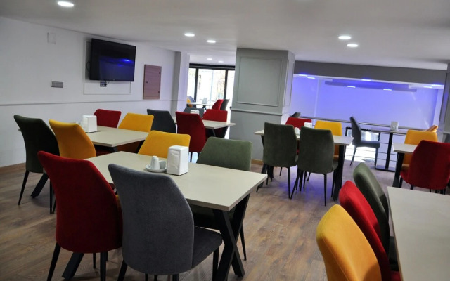 Saka Life Hotel