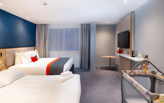 Holiday Inn Express London Heathrow T4 by IHG