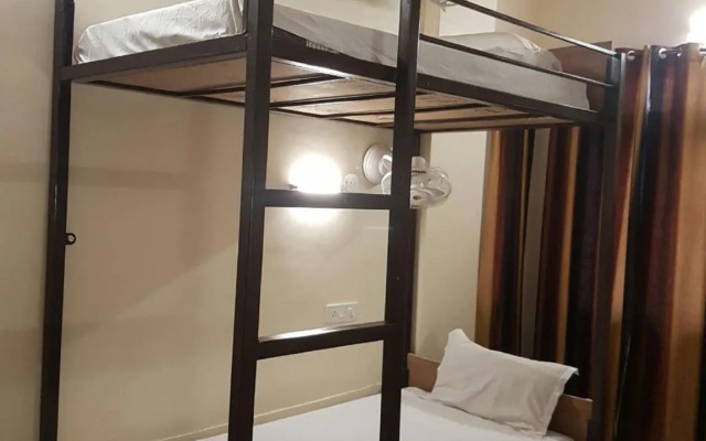 Wow Backpackers Hostel