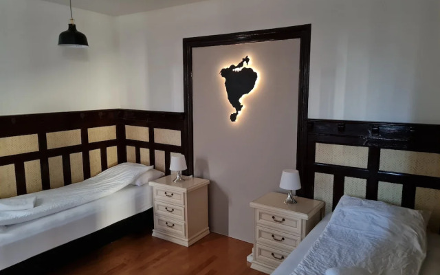 Lava Guesthouse