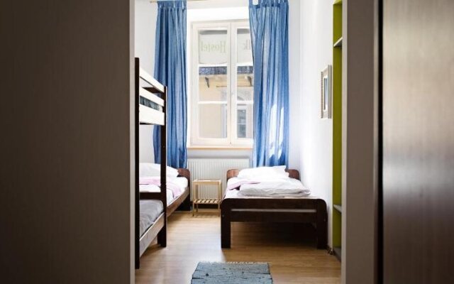 Folk Hostel