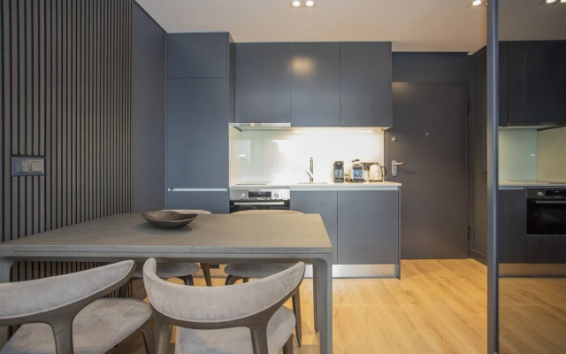 Liiiving in Porto - Dragão Pool View