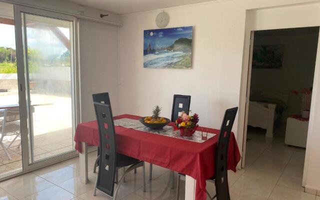 Studio situé en bas de villa