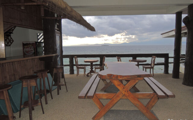 Love's Beach and Dive Resort