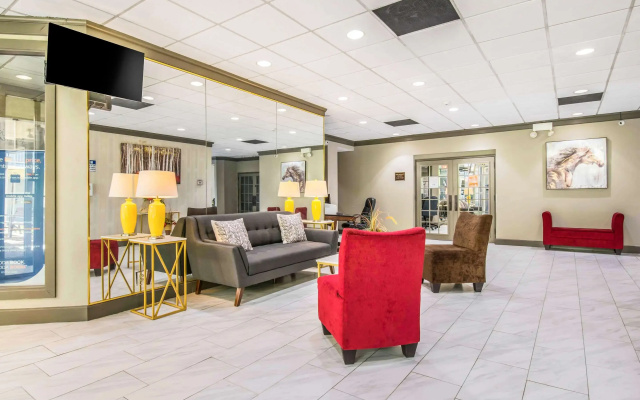 Quality Inn & Suites York East