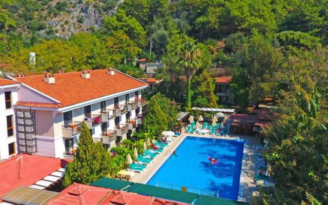 Perdikia Beach Hotel