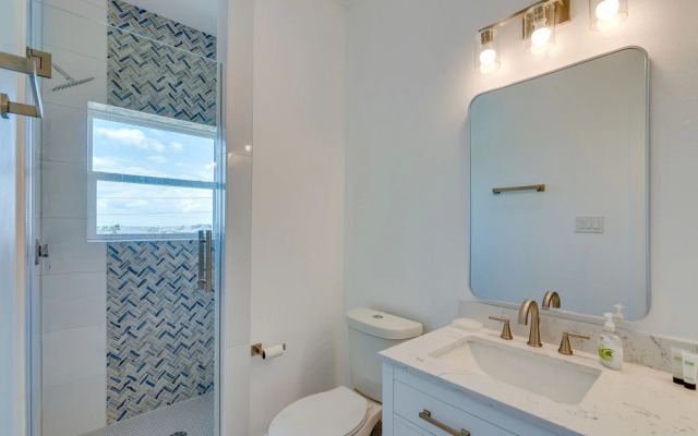 Modern Galveston Vacation Rental: Steps to Beach!