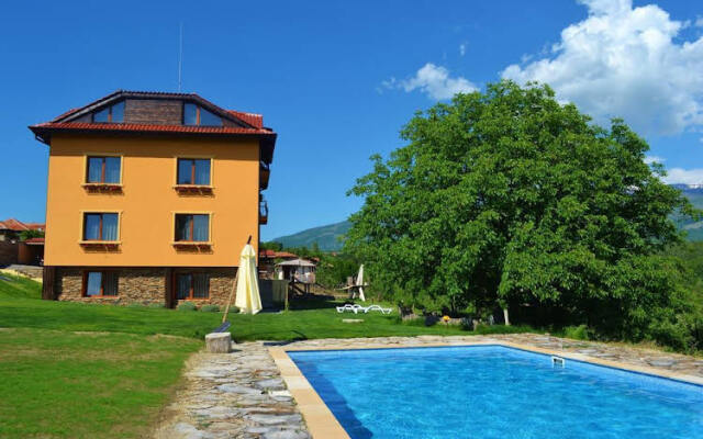 Villa Aya