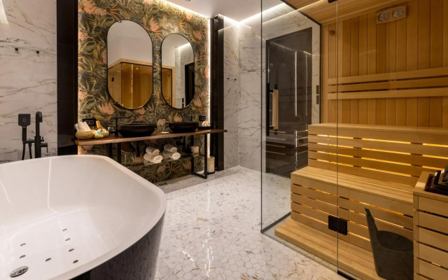 One Luxury Suites