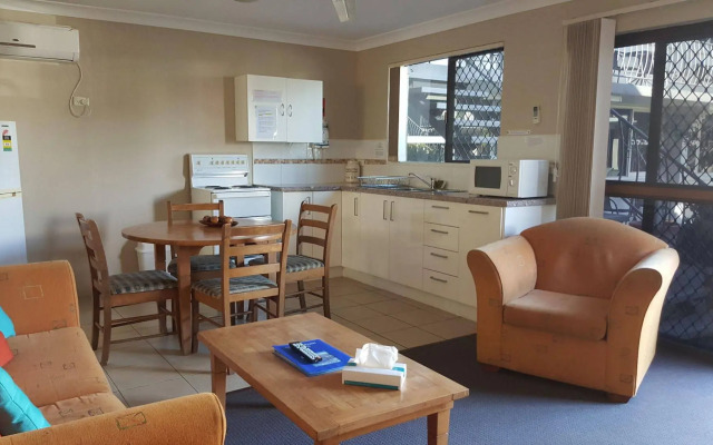 Montego Mermaid Beach Motel