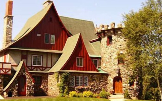 Pathsaala Inn & Restaurant