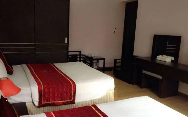 Westlake Hotel - Lac Long Quan