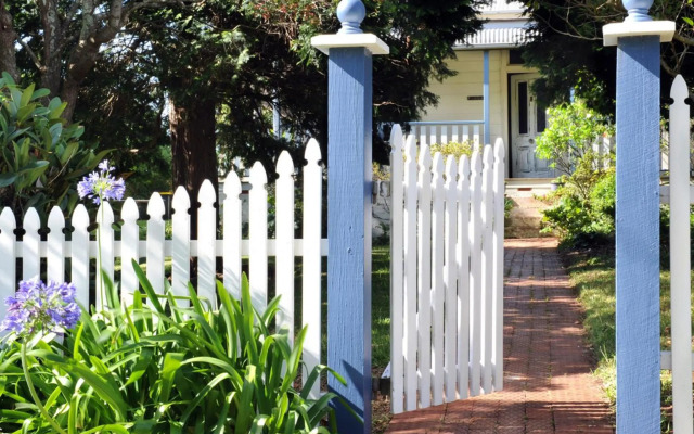 FAIRVIEW and STUDIO Gerringong 4pm check out Sundays