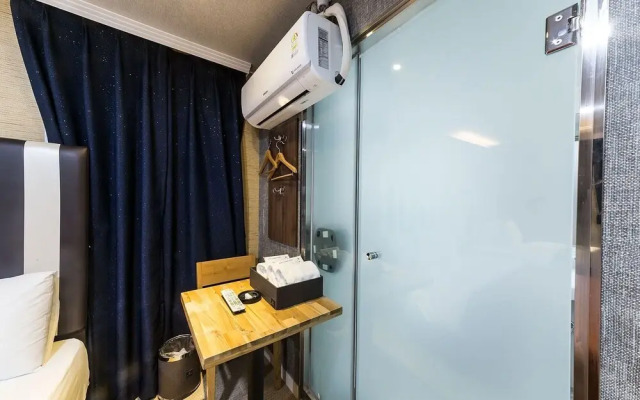 Suwon Station BIZ Hotel