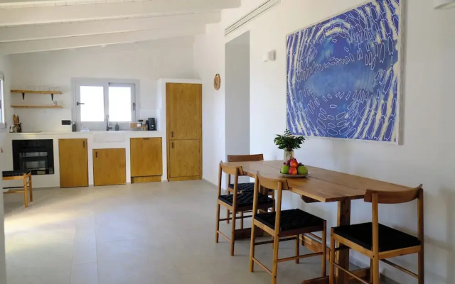 Evia Bay Suites & Retreats
