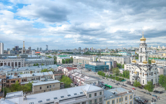 Apart House on Malysheva str., 42 a