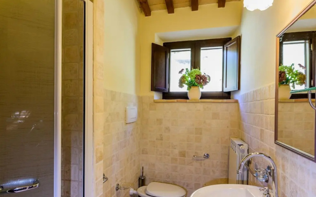 Fabulous Holiday Home With Wifi in Monte San Martino Italy