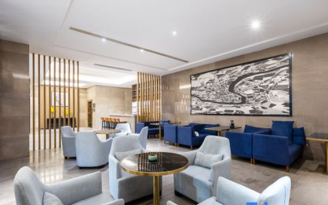 Yecheng Douhao Hotel (Haikou Yehai Avenue Zhengfa College)