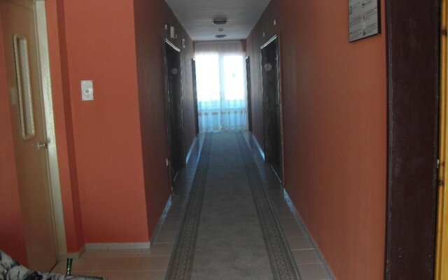 Hebros Hotel