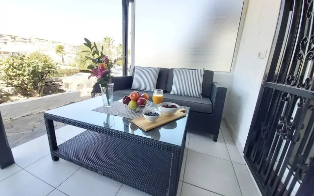 Central Apartment With Sea Views