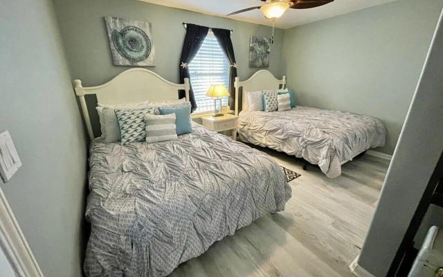 1931 Avenue F House by RedAwning