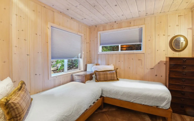 Mesmerizing Meeks Bay Outdoor Waterfront Deck