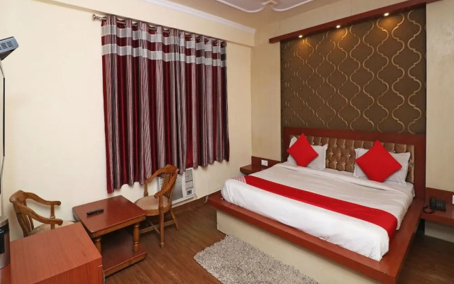 Collection O 7440 Hotel Paradise