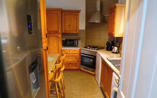 Apartmentsleeps7-paddington-balcony-bbq-ac