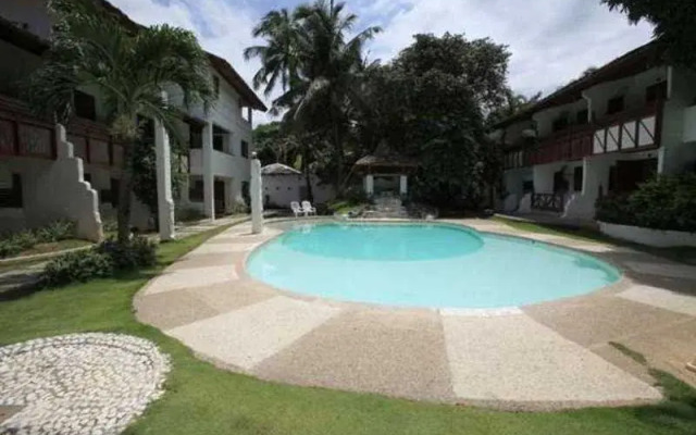 Aura Dive Resort