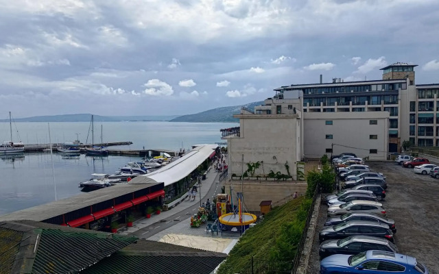 Lotos Hotel