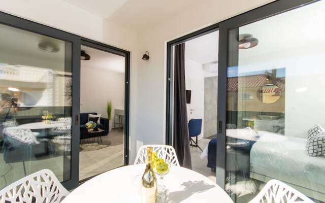 Luxury Apartments Royal M with Pool