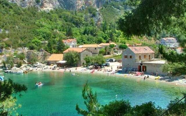 Apartments and Rooms Stjepan